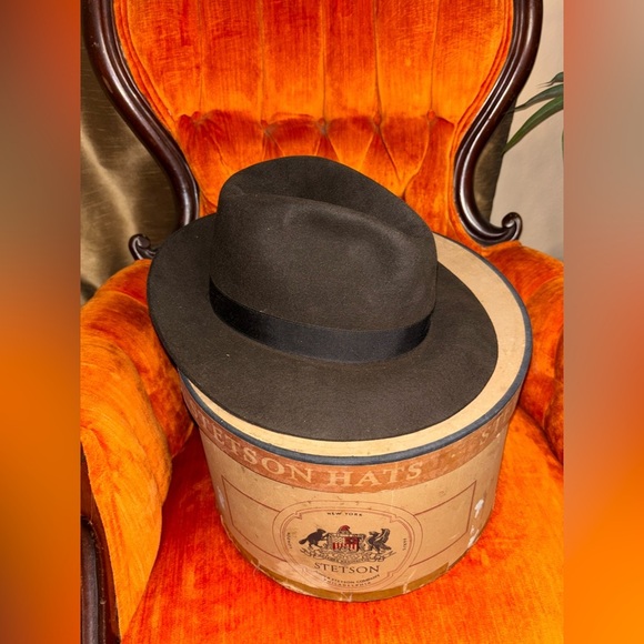 New Vintage Royal Stetson Hat, Brown Felt, Brown Band, Fedora, Size 7 1/8​ - Picture 6 of 11